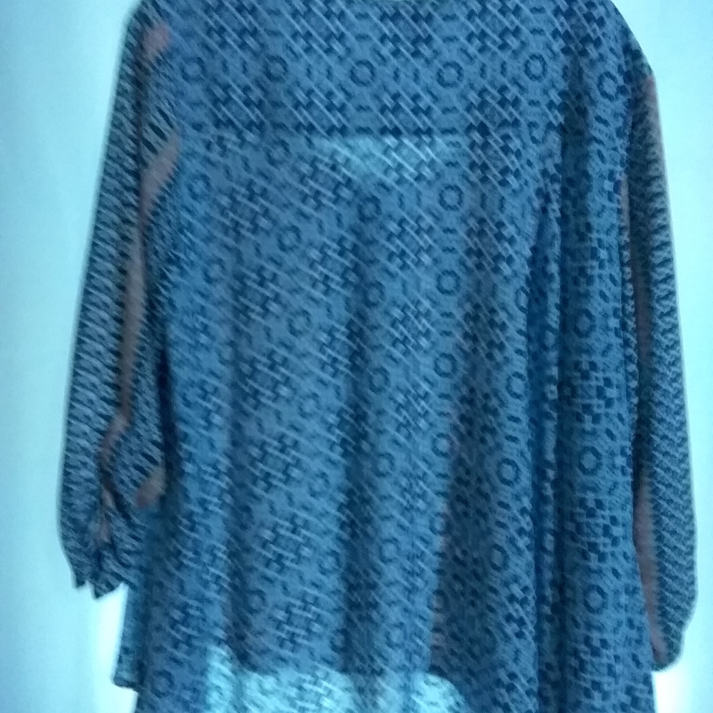 Blouse - Picture 2 of 3